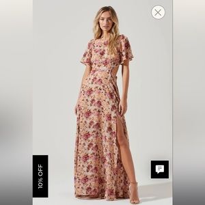 Astr the Label KATRINA FLORAL CUTOUT FLUTTER SLEEVE MAXI DRESS